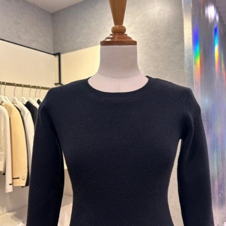 골지 프릴 배색 니트