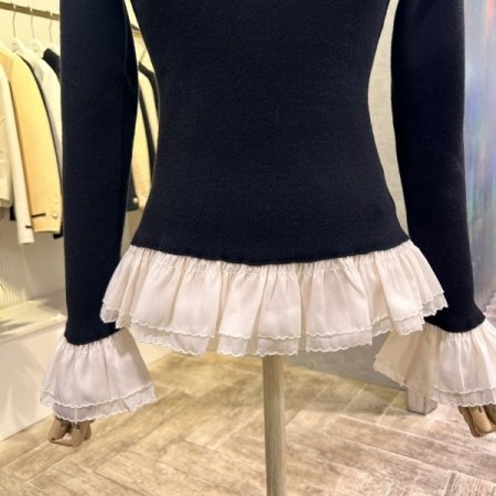 골지 프릴 배색 니트