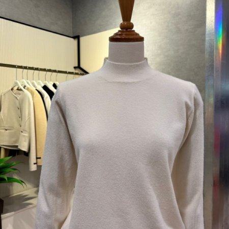 베이직 반 폴라 니트