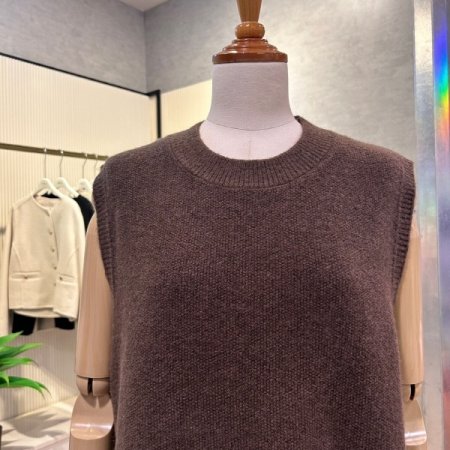 라운드 백 트임 베스트 니트