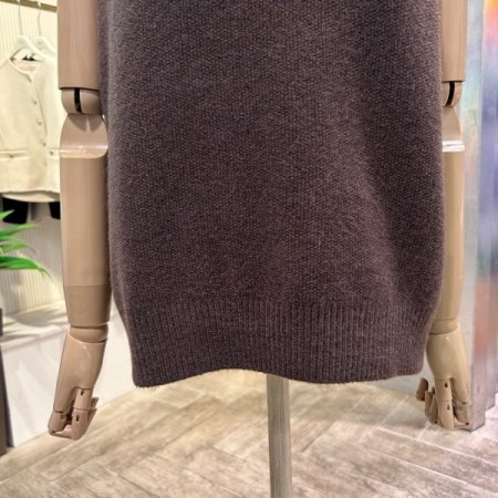 라운드 백 트임 베스트 니트