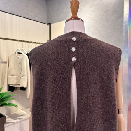 라운드 백 트임 베스트 니트