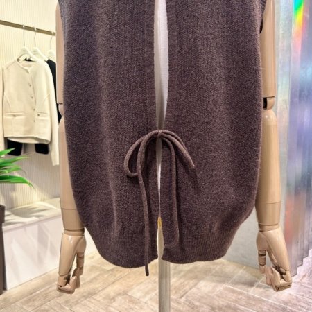 라운드 백 트임 베스트 니트