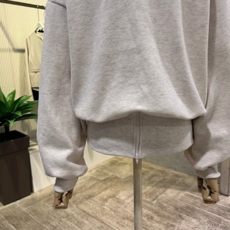 백 지퍼 자수 기모 티셔츠