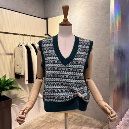 배색 패턴 베스트 니트