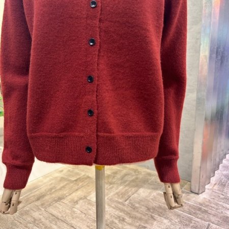 라운드 자수 마크 가디건