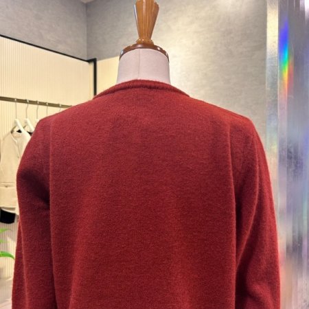 라운드 자수 마크 가디건