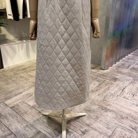 퀼팅 패딩 단추 벨티드 민소매 원피스