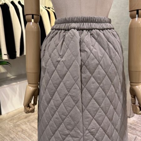 퀼팅 패딩 백 밴딩 롱 스커트