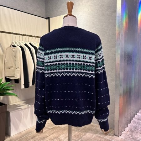 라운드 배색 패턴 니트