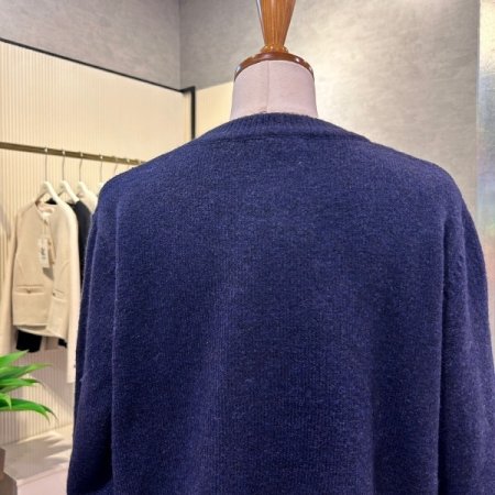 크롭 레터링 니트