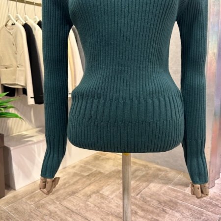 골지 반 폴라 니트