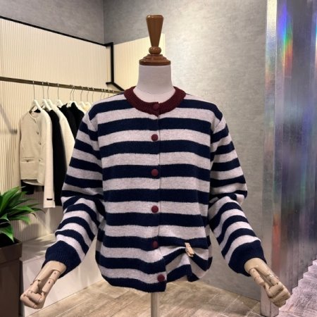 라운드 단추 배색 가디건