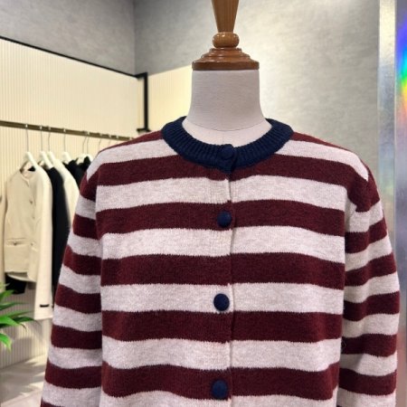 라운드 단추 배색 가디건