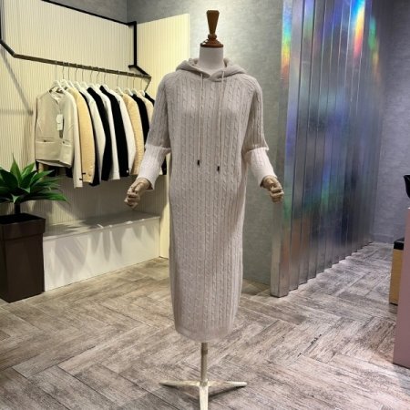 라인 꽈베기 니트 후드 원피스