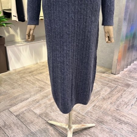 라인 꽈베기 니트 후드 원피스