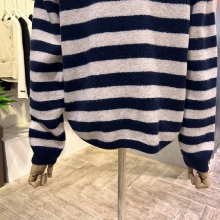 스트라이프 단추 가디건