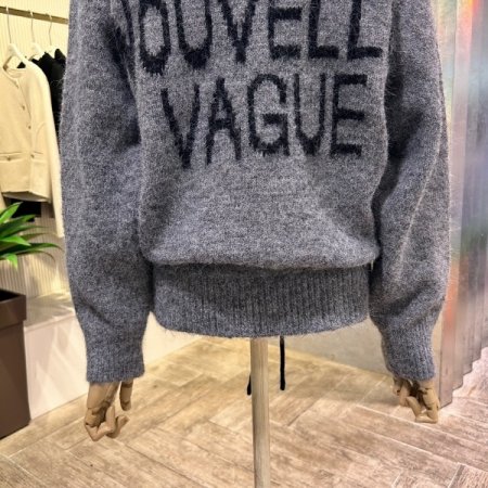 부클 레터링 집 업 박시 니트