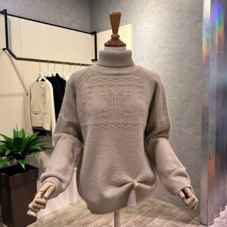 폴라 펀칭 패턴 배색 니트