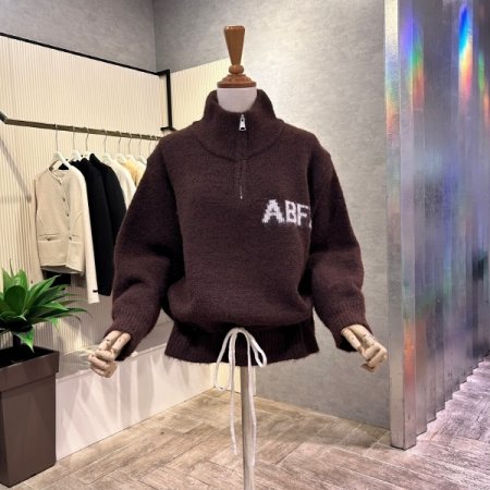 집 업 부클 레터링 박시 니트