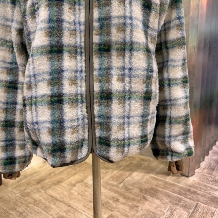 컬러 배색 집업 부클 점퍼