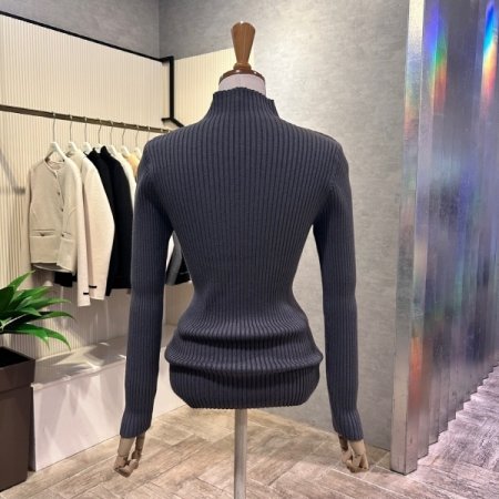 반 폴라 사선 골지 니트