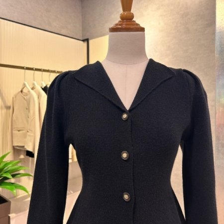 단추 V라인 퍼프소매 가디건