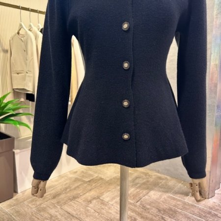 단추 V라인 퍼프소매 가디건