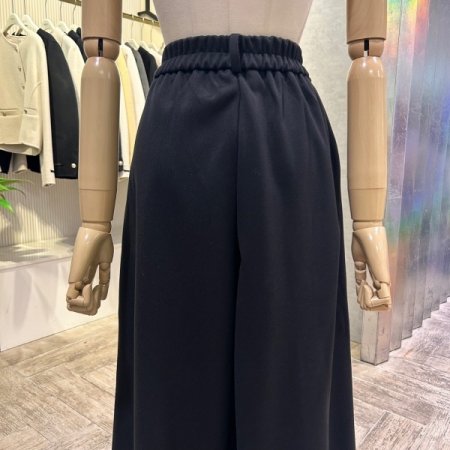 원턱 백 밴딩 와이드 팬츠