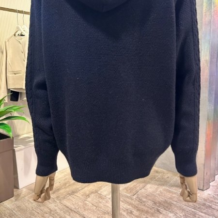 후드 꽈배기 라인 니트