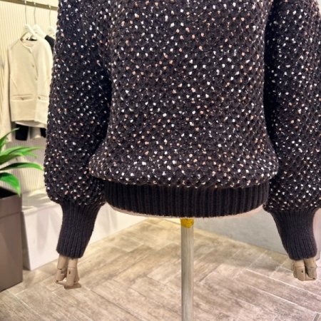 라운드 도트 배색 니트