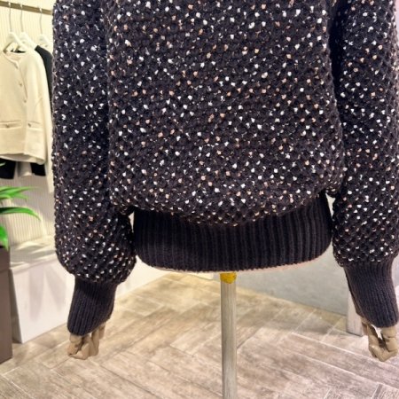 라운드 도트 배색 니트