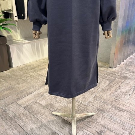 기모 후드 자수 레터링 롱 원피스