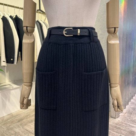 벨티드 포켓 밴딩 니트 롱 스커트