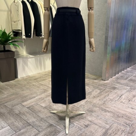 벨티드 포켓 밴딩 니트 롱 스커트