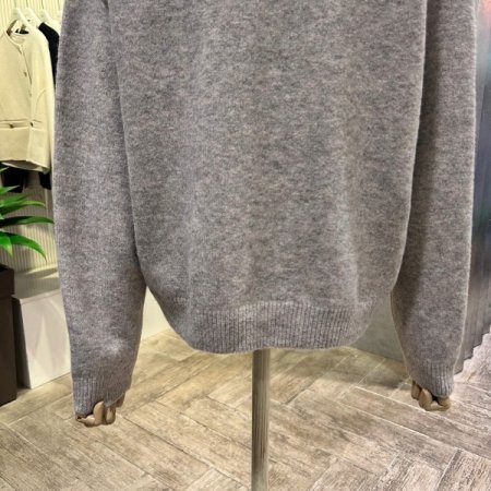 레터링 라운드 니트