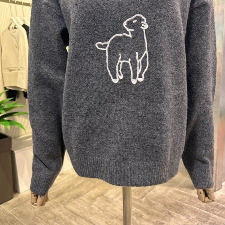 라운드 레터링 니트