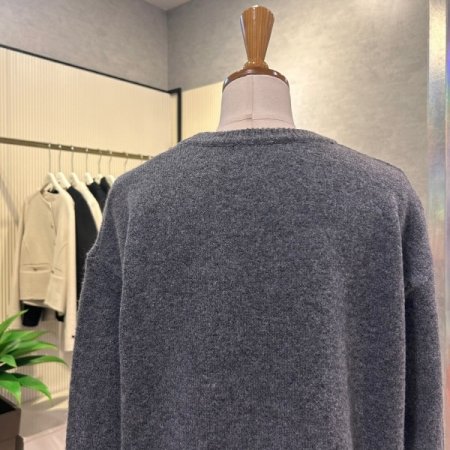 라운드 레터링 니트