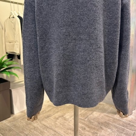 라운드 레터링 니트