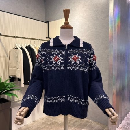 입체 배색 패턴 자수 가디건