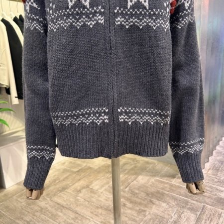 입체 배색 패턴 자수 가디건