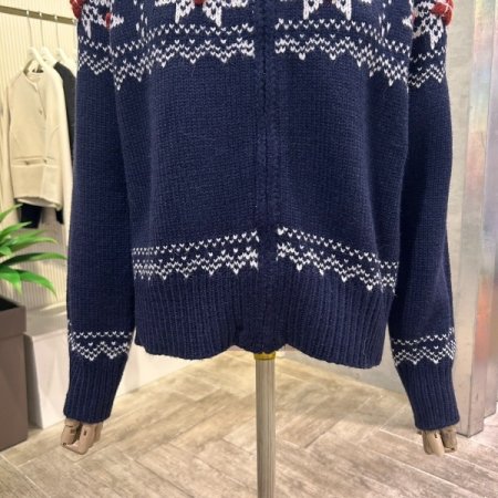 배색 입체 패턴 자수 가디건