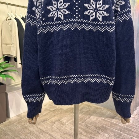 배색 입체 패턴 자수 가디건