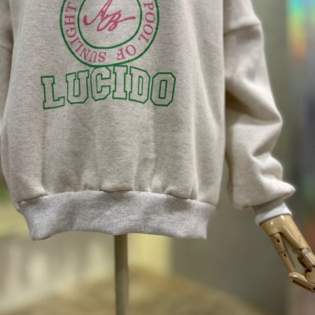 컬러 레터링 맨투맨 티셔츠