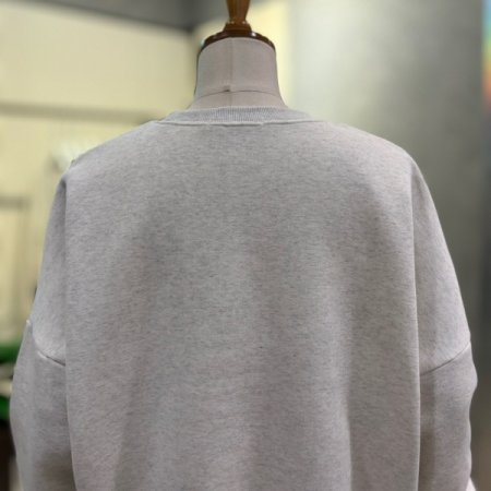 컬러 레터링 맨투맨 티셔츠