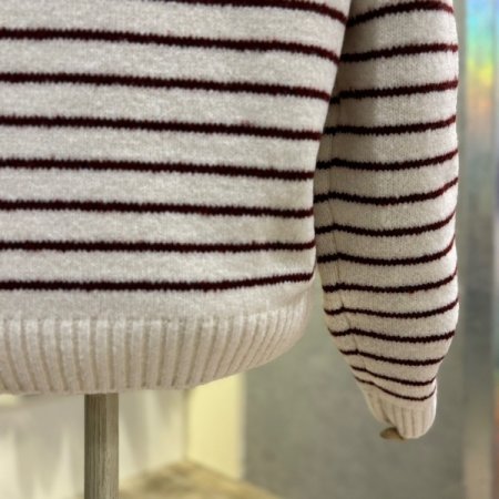 컬러 라인 패턴 배색 라운드 니트