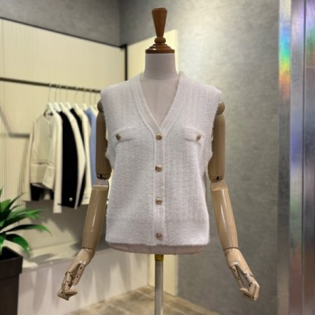 금장단추 부클 브이넥 베스트