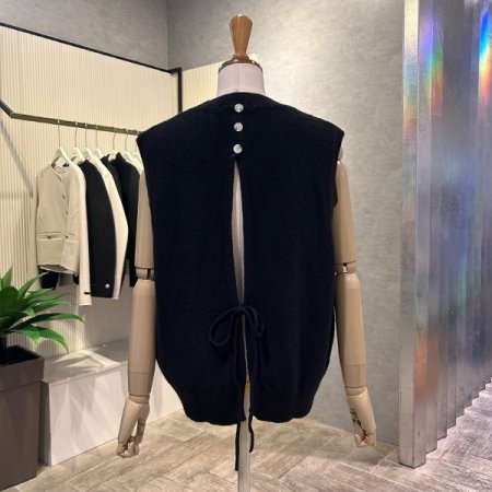 백 트임 니트 라운드 베스트