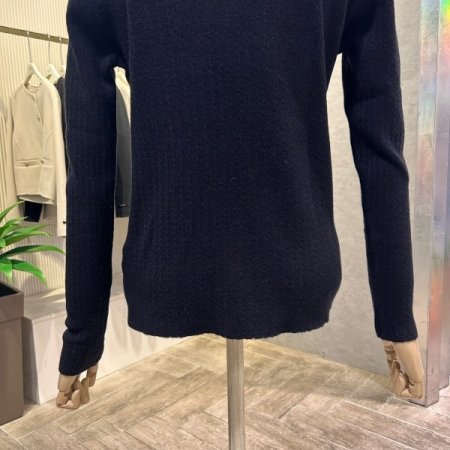 꽈배기 패턴 반폴라 니트