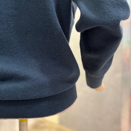 캐시미어 혼방 라운드 니트